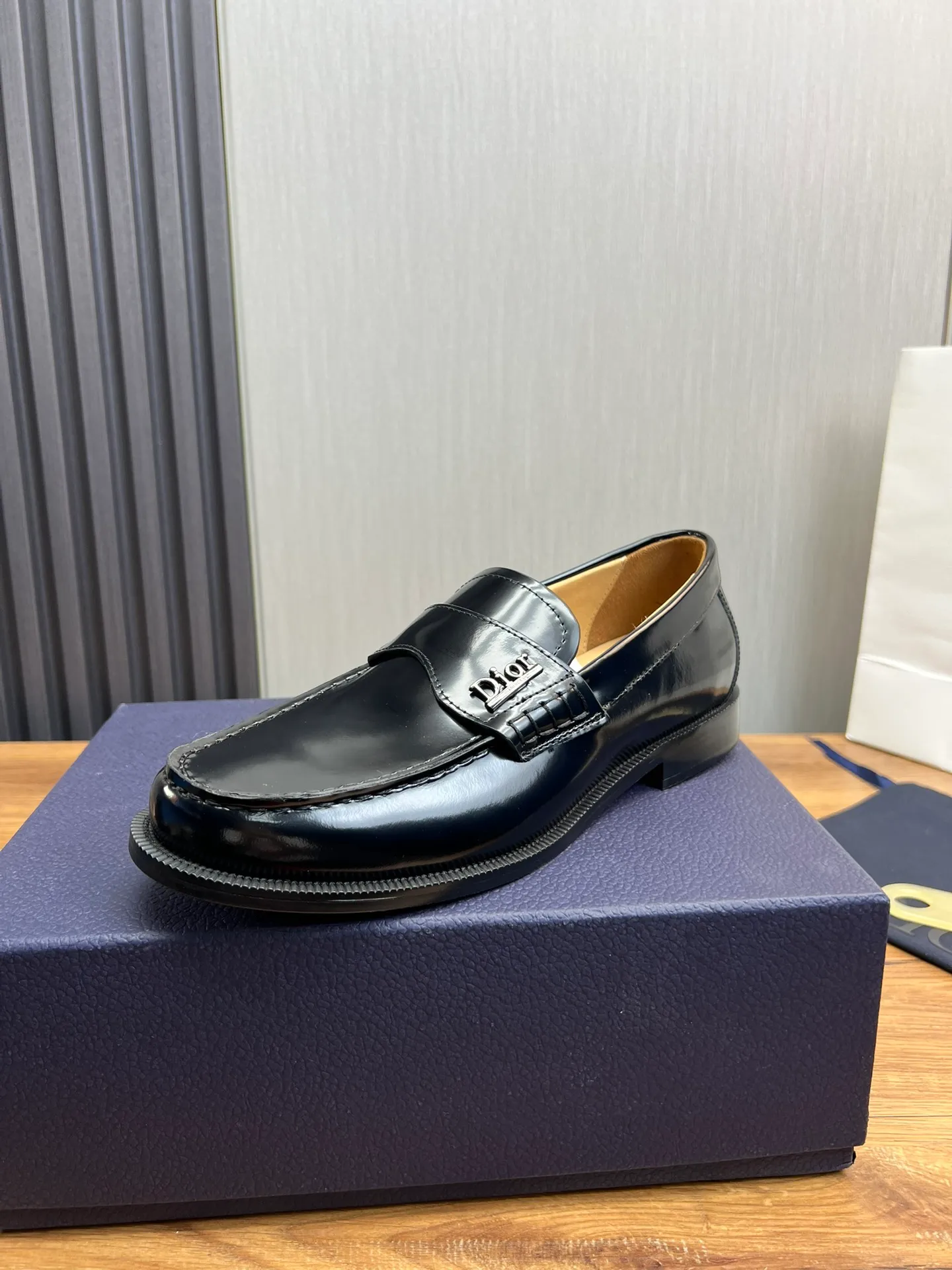 Men's men's shoes💰560💰 Dior. Men's business casual leather shoes👞all use imported original brand leather materials, just to create a more comfortable wearing experience. Upper: original cowhide, open edge beaded cowhide➕imported sheepskin lining, original non-slip and wear-resistant rubber outsole✔️36-45 (38.45 non-refundable)